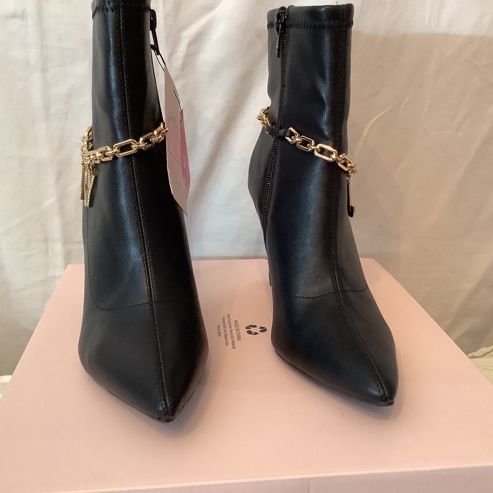 NWT Juicy-byJuicy Couture “Lacey” black heel ankle booties with gold chain Bling - Picture 4 of 13